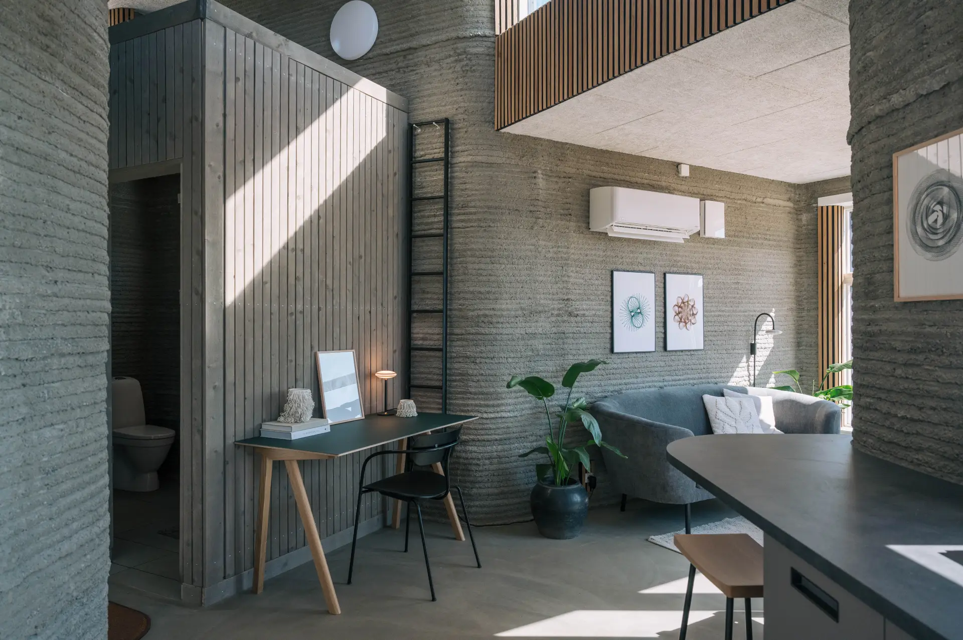 Image number 2 of House 1.0